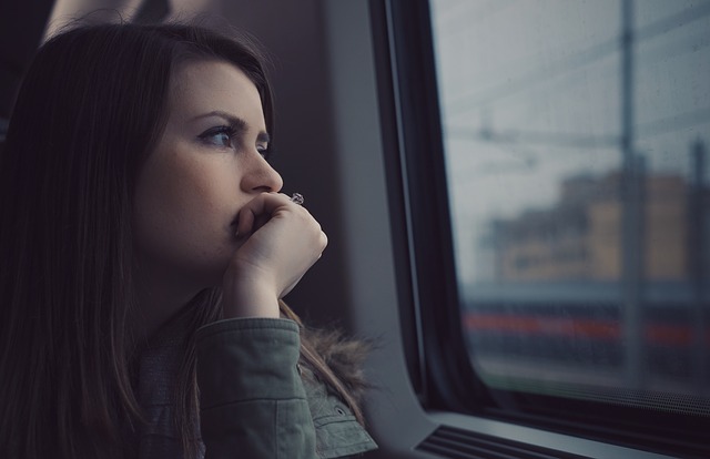 dívka ve vlaku